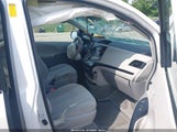 Toyota Sienna 5TDKK3DC2DS363105 снимка