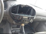 TOYOTA SEQUOIA SR5 V8 5TDZT34A12S089239 снимка