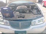 Lincoln Town Car Cartier 1LNFM83W1WY681353 fotografie