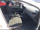 Hyundai Elantra Se 5NPD74LF6KH437642 снимка