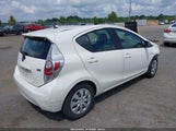 Toyota Prius C Two JTDKDTB38E1067078 снимка