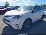 Toyota Rav4 Xle JTMRFREV8JJ736730 снимка