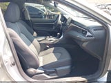 TOYOTA CAMRY LE 4T1R11AKXPU801205 fotografie