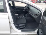 Hyundai Elantra Se 5NPD74LF7LH537685 снимка