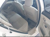 Toyota Corolla Le 2T1BU4EE2DC120547 fotografie