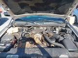 Lincoln Town Car Signature 1LNHM82W6XY642334 снимка