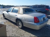 Lincoln Town Car Signature 1LNHM82W6XY642334 photo