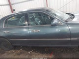 Lincoln Town Car Signature 1LNFM82W8WY716830 снимка