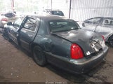 Lincoln Town Car Signature 1LNFM82W8WY716830 fotografie