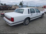 Lincoln Town Car 1LNLM81F8LY709344 снимка
