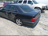 Mercedes-Benz E 320 WDBJF65J8YB105195 снимка