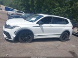 Volkswagen Tiguan 2.0T Se R-Line Black 3VVCB7AX3NM064857 снимка