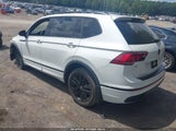 Volkswagen Tiguan 2.0T Se R-Line Black 3VVCB7AX3NM064857 снимка