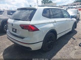Volkswagen Tiguan 2.0T Se R-Line Black 3VVCB7AX3NM064857 снимка