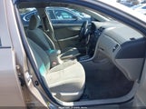 TOYOTA COROLLA LE 1NXBU4EE7AZ318146 снимка