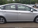Toyota Prius Two JTDKN3DU8D1686927 снимка