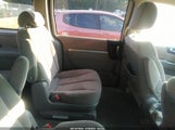 HYUNDAI ENTOURAGE GLS/LIMITED/SE KNDMC233376025136 photo