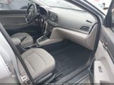 HYUNDAI ELANTRA SE 5NPD74LF6HH204465 снимка