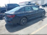 Volkswagen Jetta 1.5T Sport 3VWBM7BU0RM060485 fotografie