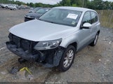 Volkswagen Tiguan Limited 2.0T WVGBV7AXXJK001348 photo