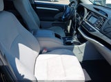 Toyota Highlander Le V6 5TDBKRFH6ES071003 снимка