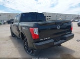 Nissan Titan Pro-4X 1N6AA1E5XJN500602 photo