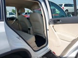 Volkswagen Tiguan 2.0T S WVGBV7AX3HK001654 fotografie
