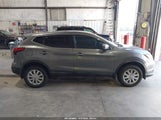 Nissan Rogue Sport S JN1BJ1CP5JW196524 снимка