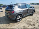 Jeep Compass Latitude Fwd 3C4NJCBB9JT125604 photo