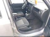 Jeep Patriot Latitude 1C4NJPFA3GD667403 снимка