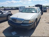 Lincoln Town Car Signature Limited 1LNHM82V17Y612066 fotografie