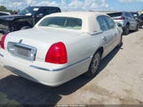 Lincoln Town Car Signature Limited 1LNHM82V17Y612066 photo