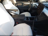 Tesla Model Y Long Range Dual Motor All-Wheel Drive 7SAYGDEE5SF261108 fotografie