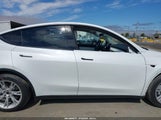 Tesla Model Y Long Range Dual Motor All-Wheel Drive 7SAYGAEE3NF405905 снимка