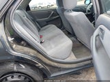 Toyota Camry Le JT2BG22KXY0531483 снимка
