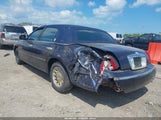 Lincoln Town Car Signature 1LNHM82W0XY639283 fotografie