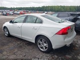 Volvo S60 T5 YV1612FS8E2277450 fotografie
