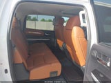 Toyota Tundra  5.7L V8 5TFAW5F14GX556653 fotografie