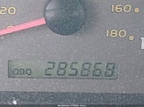 TOYOTA SEQUOIA SR5 V8 5TDBT44A52S103893 снимка