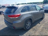 Toyota Highlander Xle 5TDKZRFH9JS543118 снимка