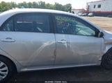 Toyota Corolla Le 2T1BU4EE4DC948177 снимка