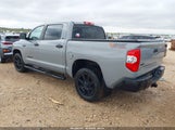 Toyota Tundra Sr5 5.7L V8 5TFDW5F16JX768393 photo