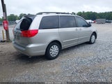 TOYOTA SIENNA LE 5TDKK4CC2AS302047 снимка