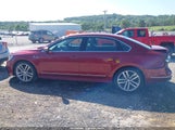 Volkswagen Passat 1.8T R-Line 1VWDT7A32HC060072 photo