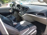 Chrysler Voyager Lxi 2C4RC1DG1LR157610 снимка