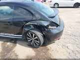 Volkswagen Beetle 2.0T Turbo 3VWVA7AT3CM663128 снимка