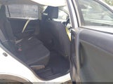 Toyota Rav4 Le JTMZFREV0HJ125147 снимка