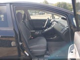 Toyota Prius Two JTDKN3DU7C1528917 fotografie
