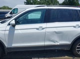 Volkswagen Tiguan 2.0T Se/2.0T Se R-Line Black/2.0T Sel 3VV3B7AX8LM013996 снимка