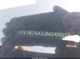 Volkswagen Tiguan 2.0T S 3VV1B7AX2JM049011 снимка